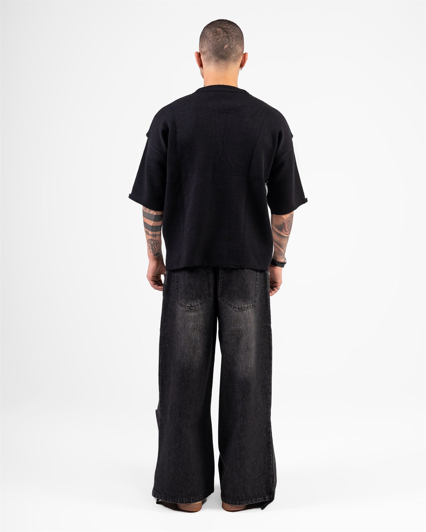 KNITTED ROUND T-SHIRTS (BLACK)